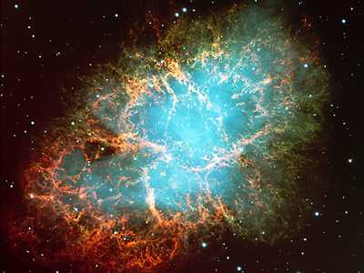Το Νεφέλωμα του Καρκίνου είναι τα αεριώδη συντρίμμια της κατάρρευσης του πυρήνα ενός σουπερνόβα που παρατηρήθηκε το 1054 μ.Χ.. Το πλάτος του φτάνει τα 11 έτη φωτός και επεκτείνεται με ένα ρυθμό περίπου 1.500 χιλιόμετρα ανά δευτερόλεπτο. Στο κέντρο είναι ένα άστρο νετρονίων που σκορπίζει σωματίδια, τα οποία αναγκάζουν το αέριο να καίγεται (μπλε χρώμα). Οι εξωτερικές ίνες αποτελούνται συνήθως από υδρογόνο και ήλιο από το διαλυμένο ογκώδες άστρο.